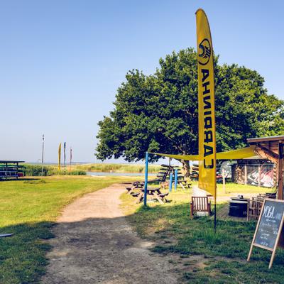 Camping und Surfen