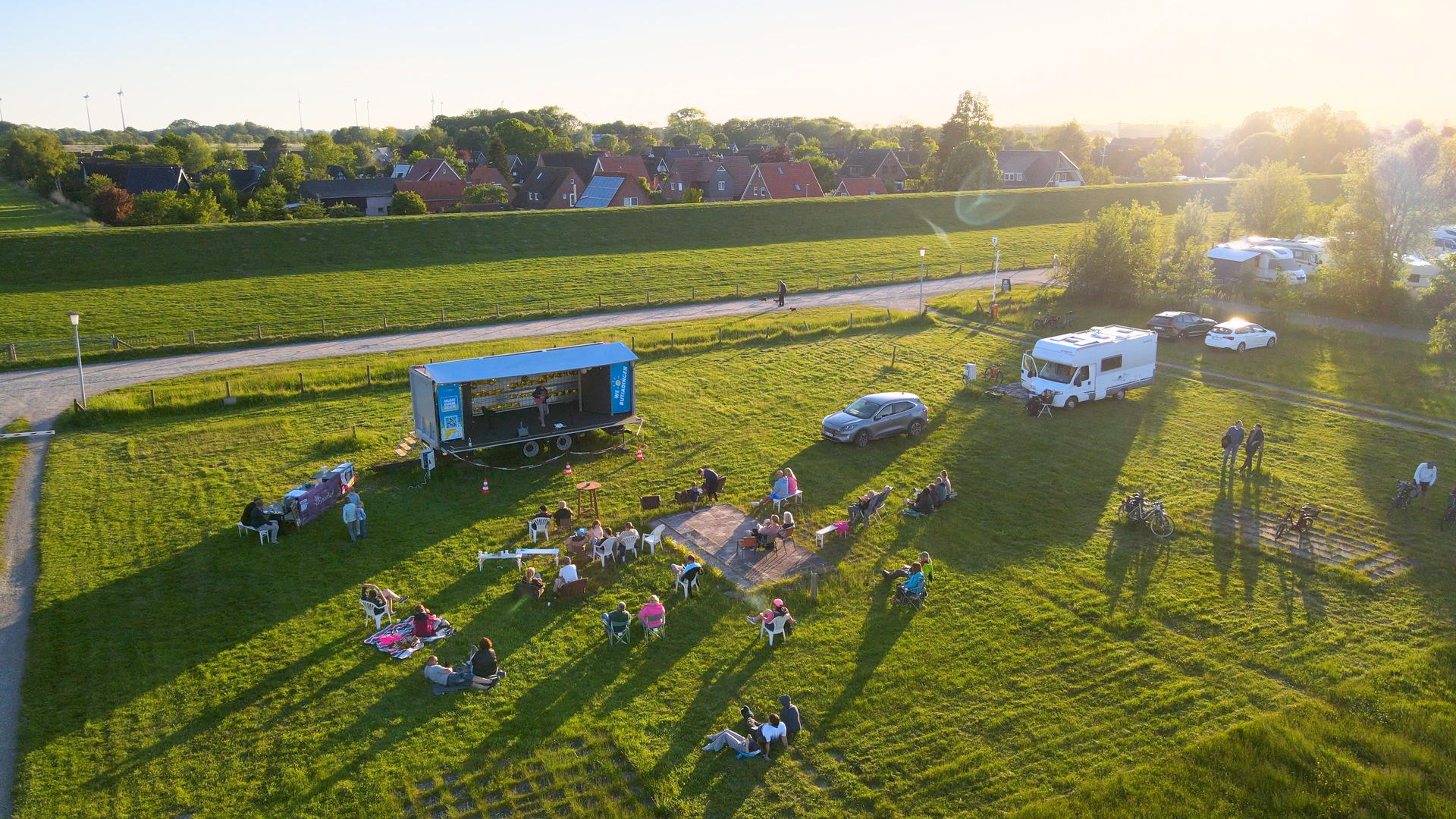 Musik vorm Deich in Fedderwardersiel