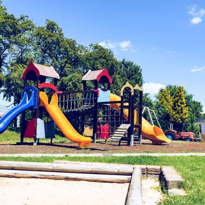 Spielplatz Dransfeld Klettergerüst Rutsche