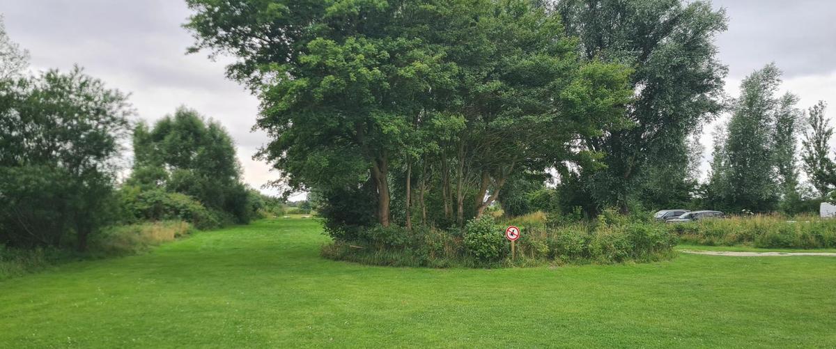 Parkplatz am Campingplatz