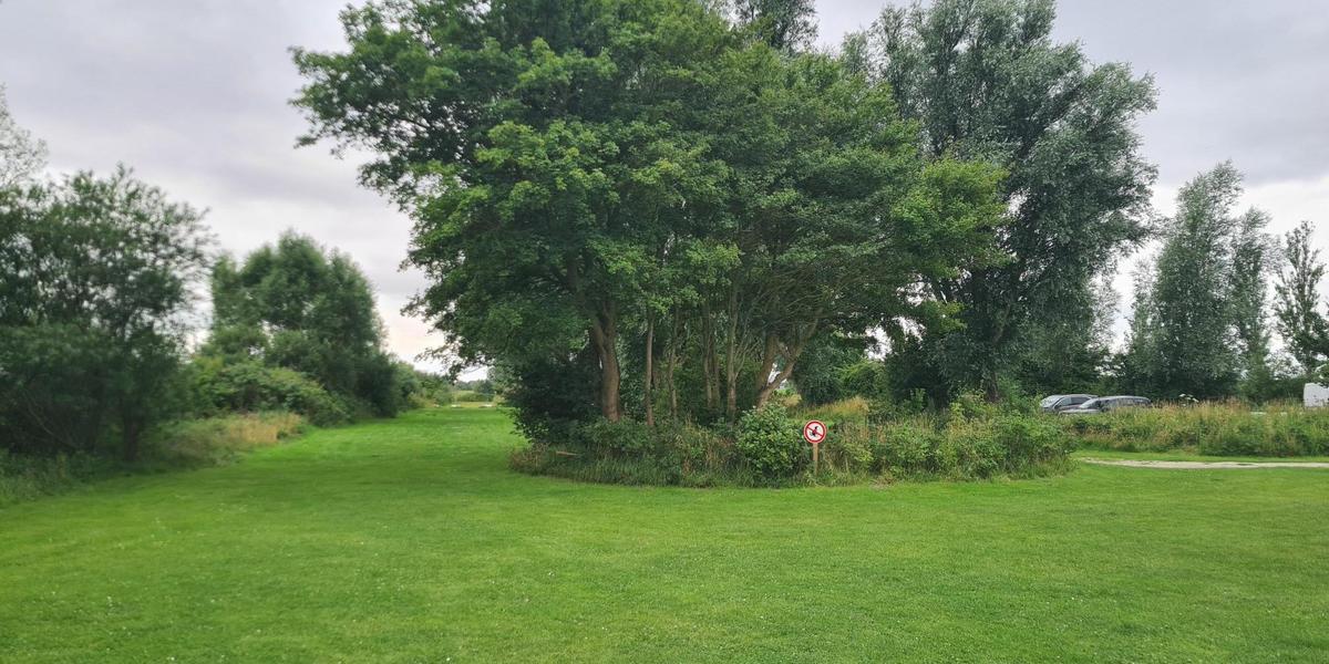 Parkplatz am Campingplatz