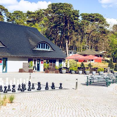 Der Marktplatz der Regenbogen Ferienanlage in Göhren