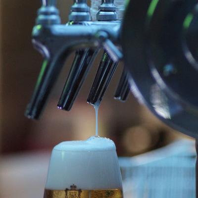 Frisch gezapftes Bier Wandelbar Göhren