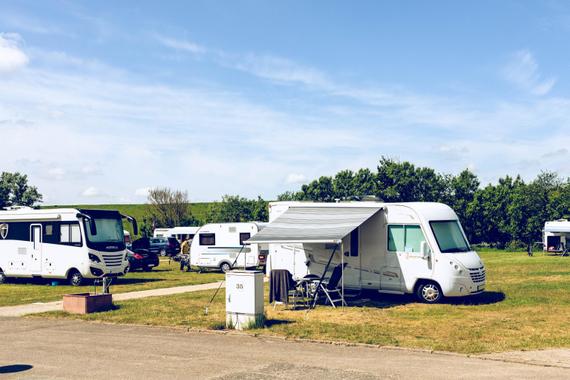 Schnell mal campen auf Pay & Park-Wohnmobilhäfen