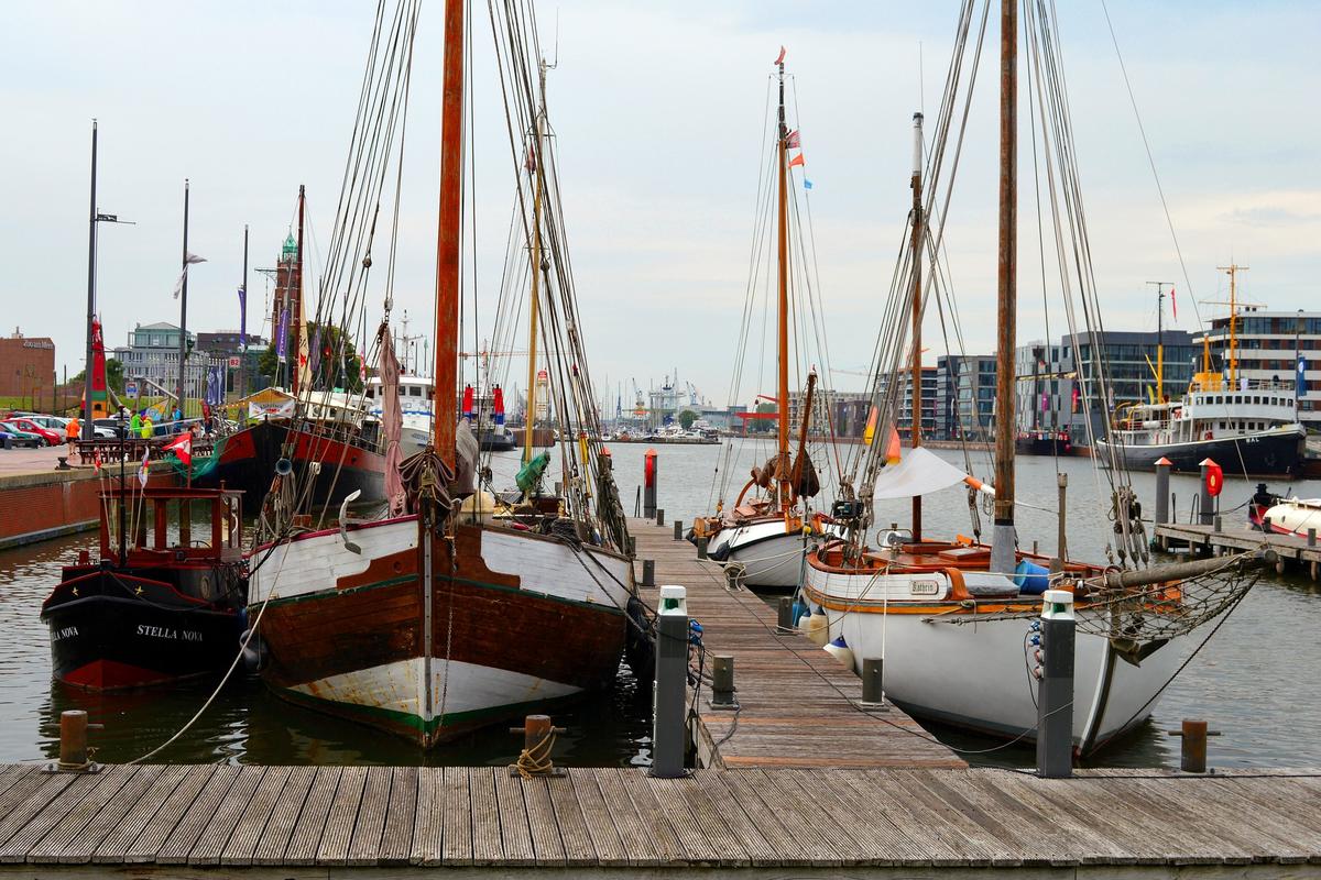 Bremerhaven Hafen Segelschiffe Steg Meer
