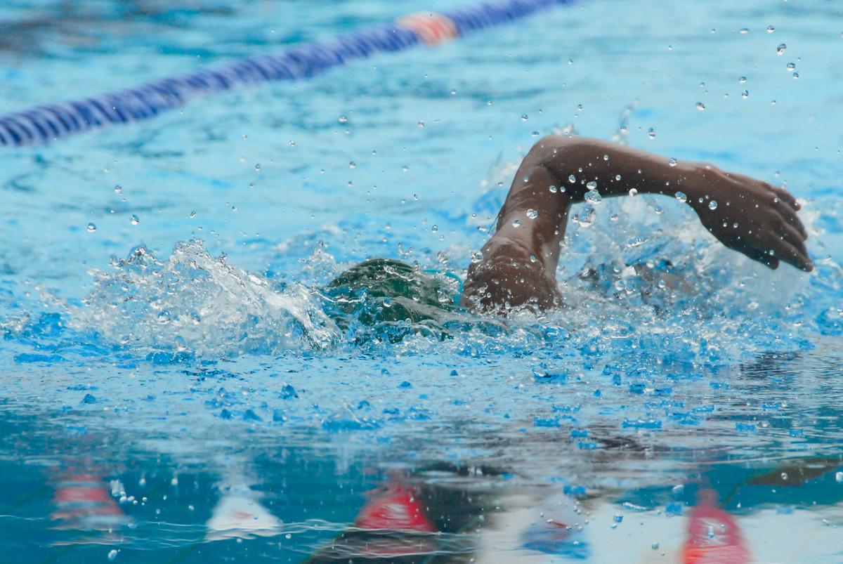 Schwimmen Sport Bahn